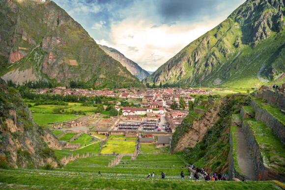 15 Cities Built Around Natural Wonders - NewsBreak