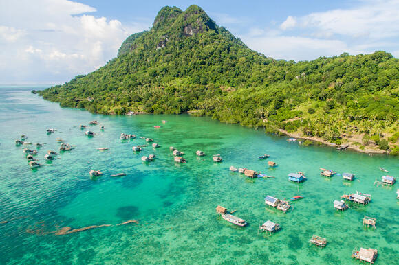12 Weird Island Borders Shared by Multiple Nations - NewsBreak