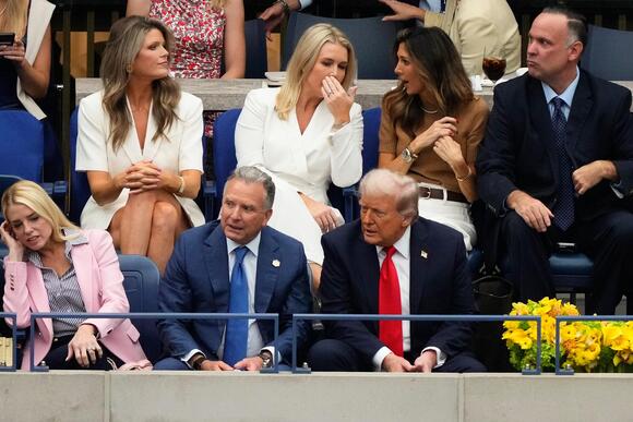 Donald Trump met with boos and cheers at the US Open men's final after  broadcasters asked not to show reactions - NewsBreak
