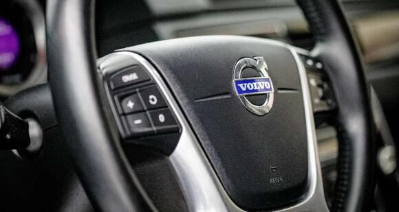 Volvo Confirms Apple Music Native Integration — Streaming Service ...