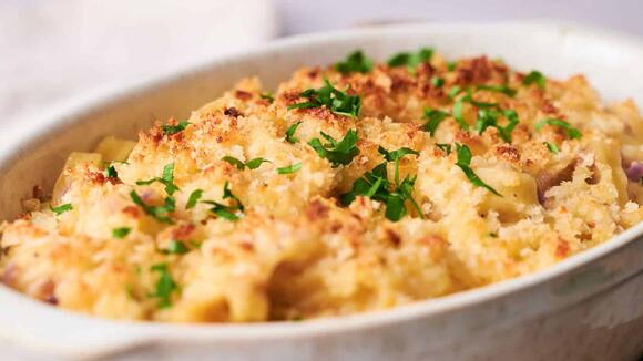 21 Retro Casserole Recipes to Pack in the Insulated Carrier for Holiday ...