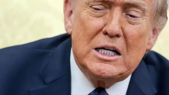 Menswear expert exposes 'body odor' detail about Trump's rally suit ...