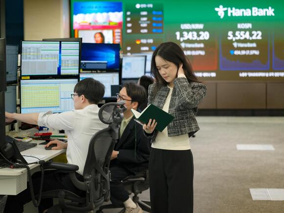 South Korea's stock market is flashing another warning about the AI trade