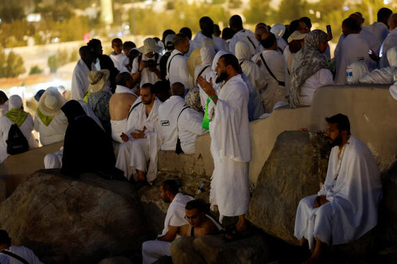 Muslim pilgrims converge on Mount Arafat in Saudi Arabia as the Hajj ...