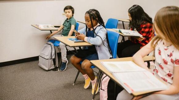 Easthampton school librarian resigns to protest cellphone use and ...