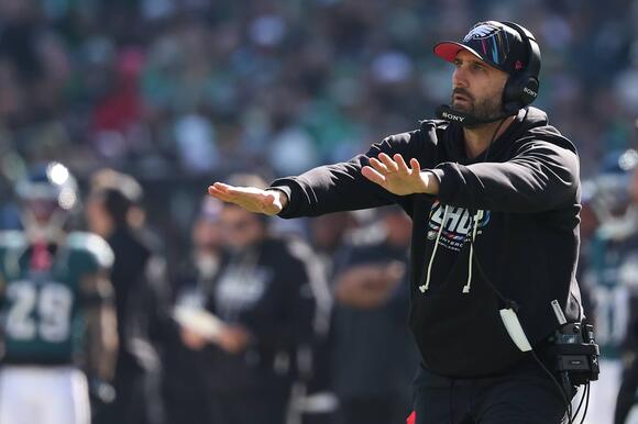Philadelphia Eagles’ Nick Sirianni Should Take Over Play-Calling Duties
