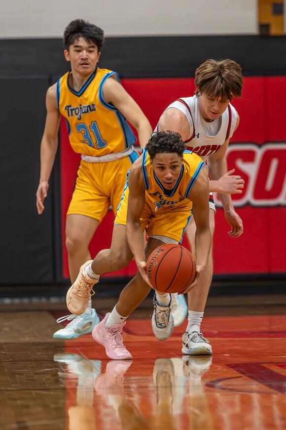 Early surge of energy carries Beloit Turner past Edgerton; teams now tied atop league standings