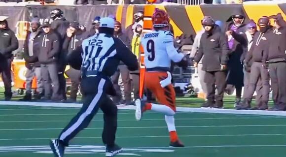 Joe Burrow's Teammates Are Officially 'Done' With Him [VIDEO] - NewsBreak