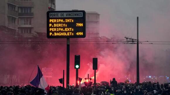 Fresh clashes rock France as protesters march on