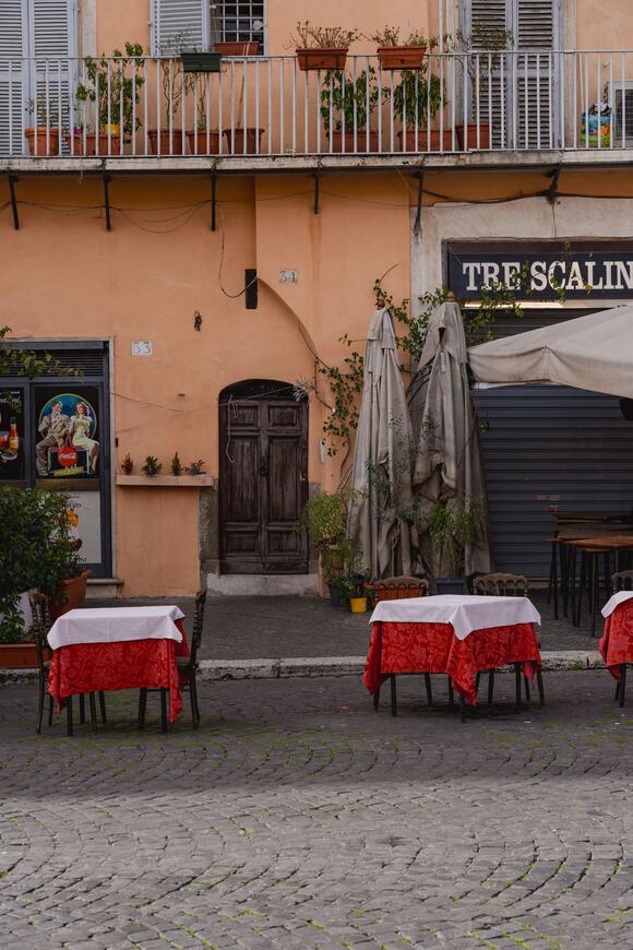 This Italian Restaurant Chain That Once Had Over 100 Locations Has ...