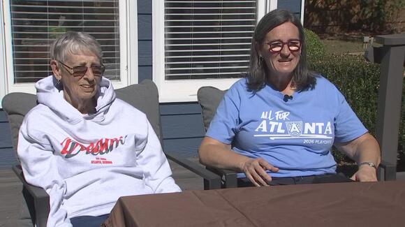 84-year-old superfan leads Dream family believers in championship run