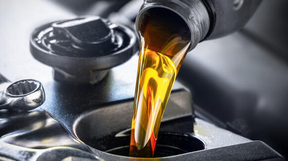 Why Lighter Weight Engine Oil Became So Common - NewsBreak