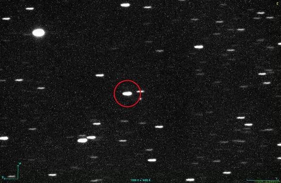 NASA tracks 'alien' object speeding towards Earth at 135,000 mph ...