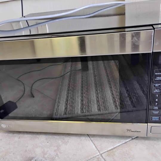 🎁 Freebies Up for Grabs in Cedar Rapids — Appliances & Furniture ...