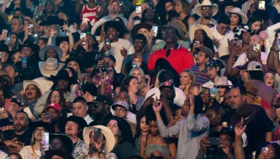 Houston Rodeo Enforces Strict Dress Code Due To Bootylicious Attire ...