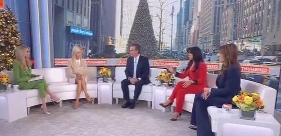 Fox News anchor abruptly cuts off co-host to deliver 'humiliating' breaking  news - NewsBreak