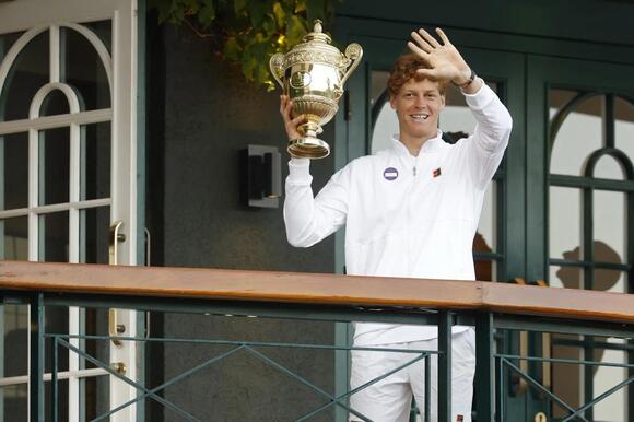 Jannik Sinner Shares Touching Tribute to His Parents, Brother, and Team for  Cheering Him On in Person During Tense Wimbledon Victory - NewsBreak