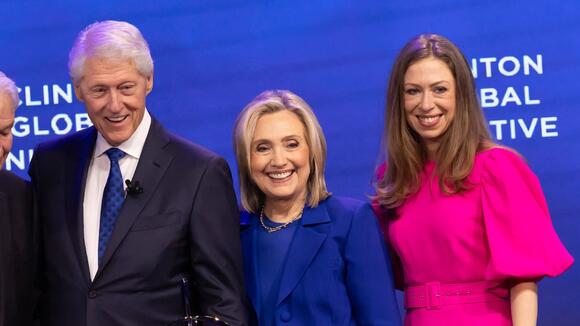 Bill Clinton looks unrecognizable with long hair and bushy beard as ...