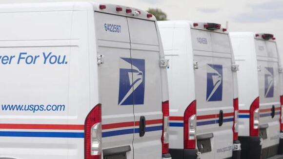 ‘Unacceptable’: Local leaders rally against post office closures in ...
