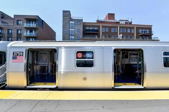 Check out the new modern trains on the D line - NewsBreak