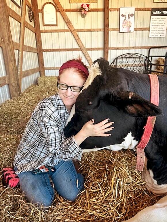 She Turned to Her Childhood Cows for Comfort—Now Her ‘Moo Therapy’ Is ...