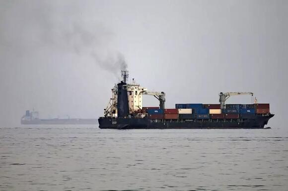 Iran's Guards threaten to hit US bases in retaliation for Hormuz escorts