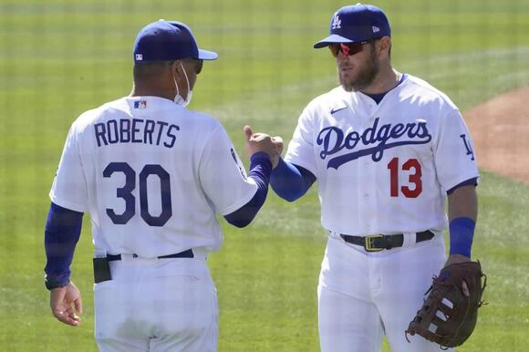 Dave Roberts Delivers Grim Update on Max Muncy as Freak Injury Derails  Dodgers' All-Star Pace - NewsBreak