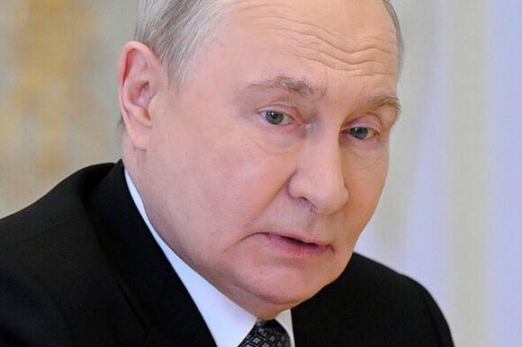 Putin left humiliated as $36 million Russian fighter jet crashes during ...