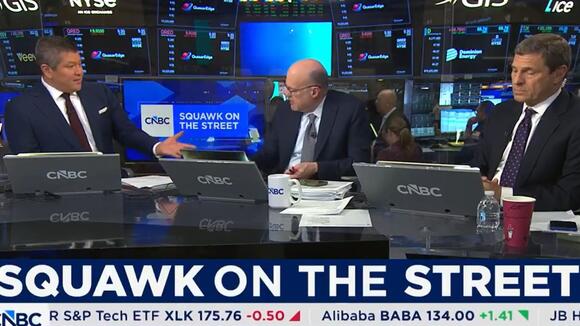 Trump’s personal stock trades leave expert stunned speechless - NewsBreak