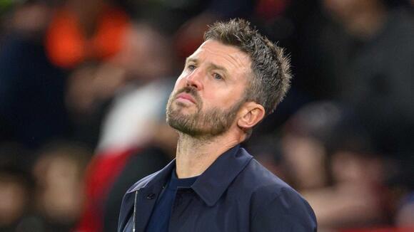 Carrick now ‘in trouble’ and ‘on the rack’ as Man Utd boss is told to ...