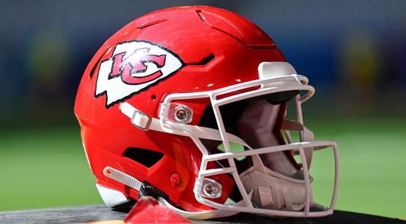 NFL world reacts to Chiefs alternate uniforms news