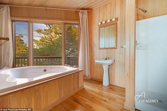 Sprawling private island hits the market for $1.5M - NewsBreak