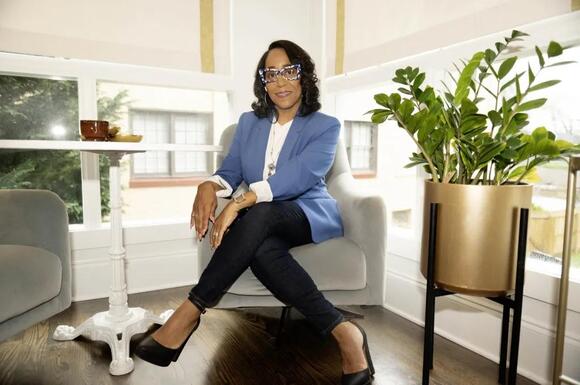‘I’m not an ordinary candidate’: Mo Ivory is running for Fulton County ...