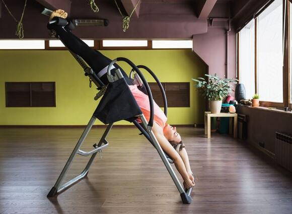 Brooke Shields' 4 Go-To Moves To Sculpt Lean Muscle & Flatten Belly Fat ...
