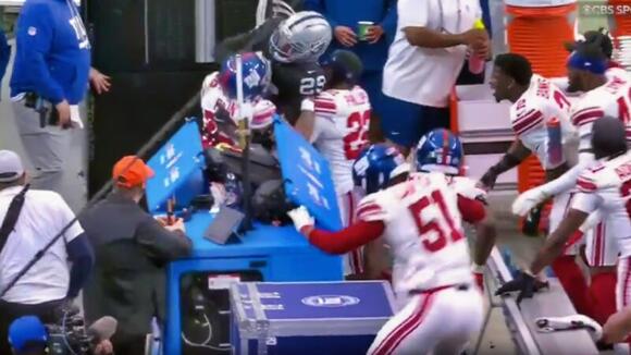 Massive Brawl Breaks Out On Sideline During “Toilet Bowl” Between Raiders & Giants [VIDEO] - NewsBreak