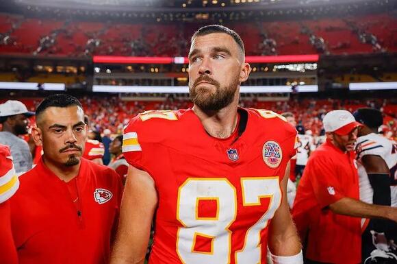 Travis Kelce warns Chiefs facing chaos after Patrick Mahomes embarrassed  him - NewsBreak