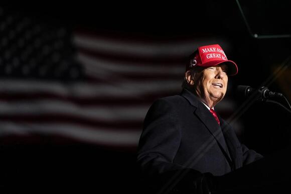 Tight congressional races mark Trump's visit to Iowa