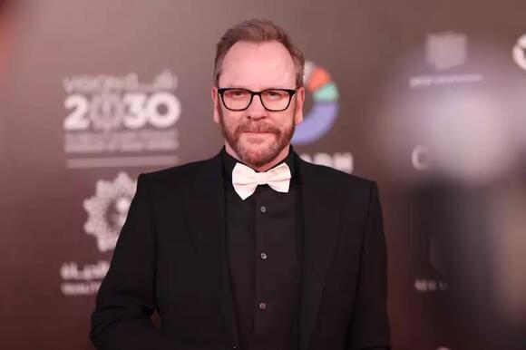 Kiefer Sutherland fires back as Uber driver files lawsuit over alleged ...