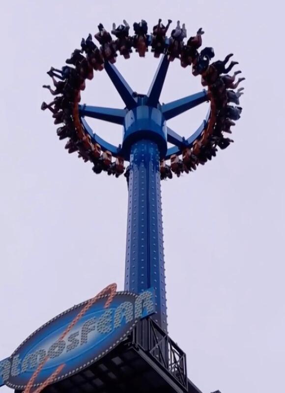 Stranded riders fear for their lives when Oregon amusement park ...