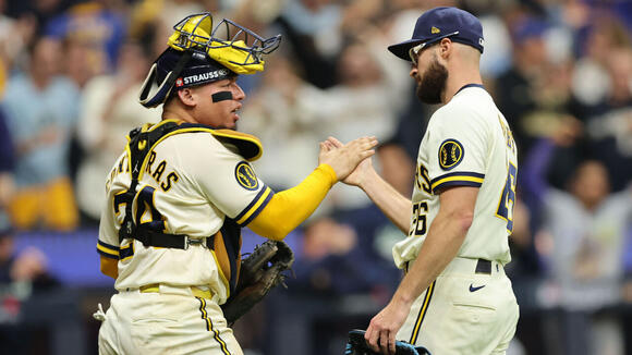 Brewers storm back to beat Rays, take 2-0 World Series lead