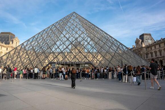Protesters Block Louvre Following Weekend of Unrest, Art Basel Will Stay in Miami Following City Rent Discount, and More: Morning Links for October 19, 2026