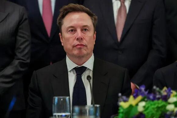Elon Musk Plans to Give Away SpaceX Shares to American Children Following Anthropic's Public Fund Announcement