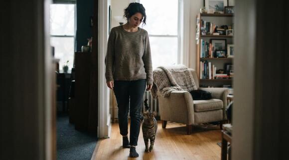 20 Things Your Cat Does When You Feel Sad - NewsBreak