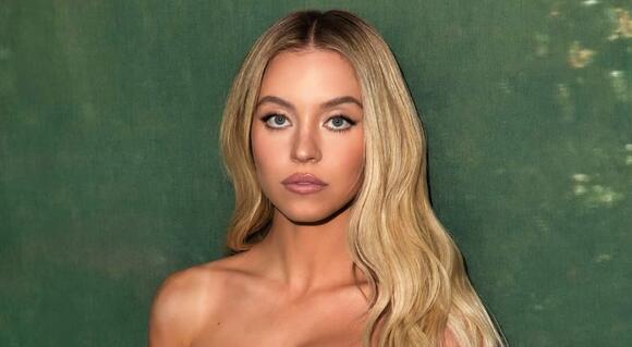 Sydney Sweeney Jumps Up-And-Down In Slow-Mo Wearing Tiny Swimsuit For ' Euphoria' Season 3 Preview [VIDEO + PHOTOS] - NewsBreak