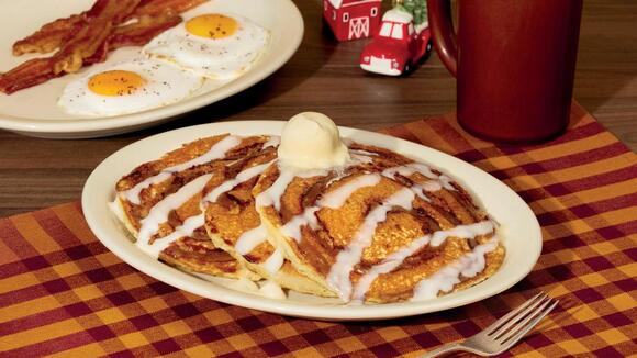 Cracker Barrel Shakes Up Its Holiday Menu With New Dishes and a $190 ...