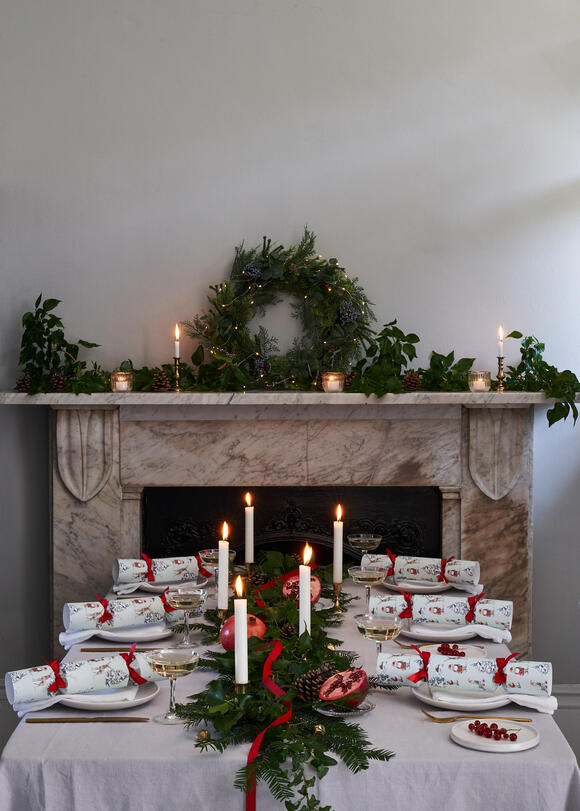 5 Ways to Make a Home Smell Amazingly Christmassy by Decorating With