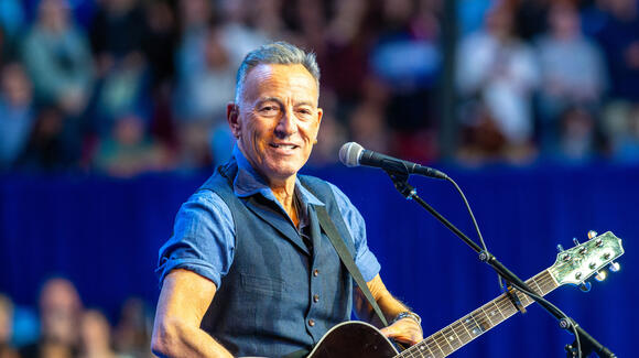 Bruce Springsteen's Favorite Sandwich Is An All-American Classic ...