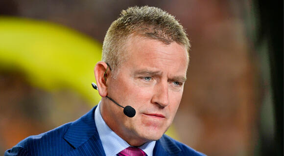 Everyone Is Praying For Kirk Herbstreit After He Suffers Devastating Loss  During 'Thursday Night Football' - NewsBreak