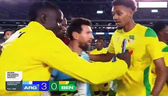 Lionel Messi brutally SNUBS Benin star's attempted selfie in awkward ...