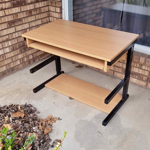 🎁 Freebies Up for Grabs in New Boston — Furniture & More - NewsBreak
